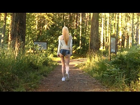 ❤️ 美女がゆっくり動く、ヌード動画ではありません ハードポルノ ❌️❤